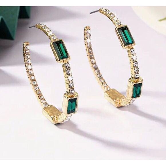 Jewelry - 💚 NEW green rhinestone hoops with sparkling crystal accents 💚